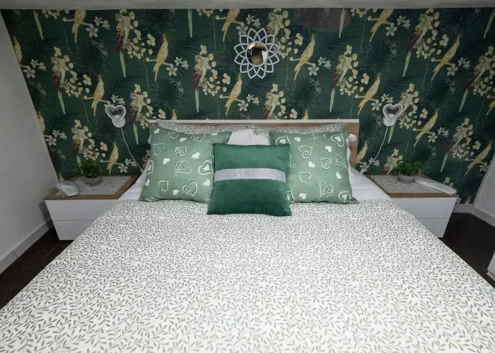 Green Center Valery Sweet House